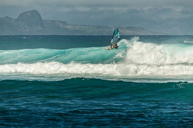 Sarah Hauser giving the crowd a show on another big Ho'okipa day © American Windsurfing Tour